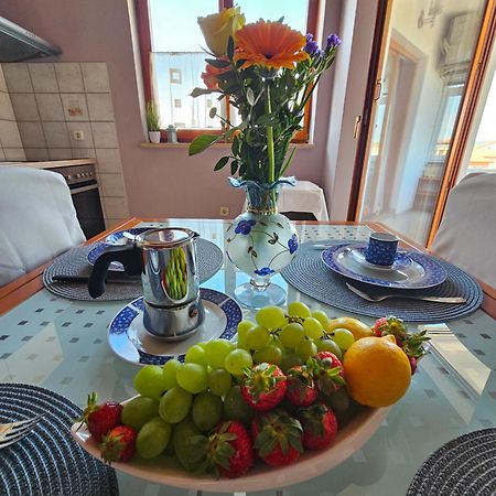 Apartment Neven Rovinj Parking Place Bagian luar foto