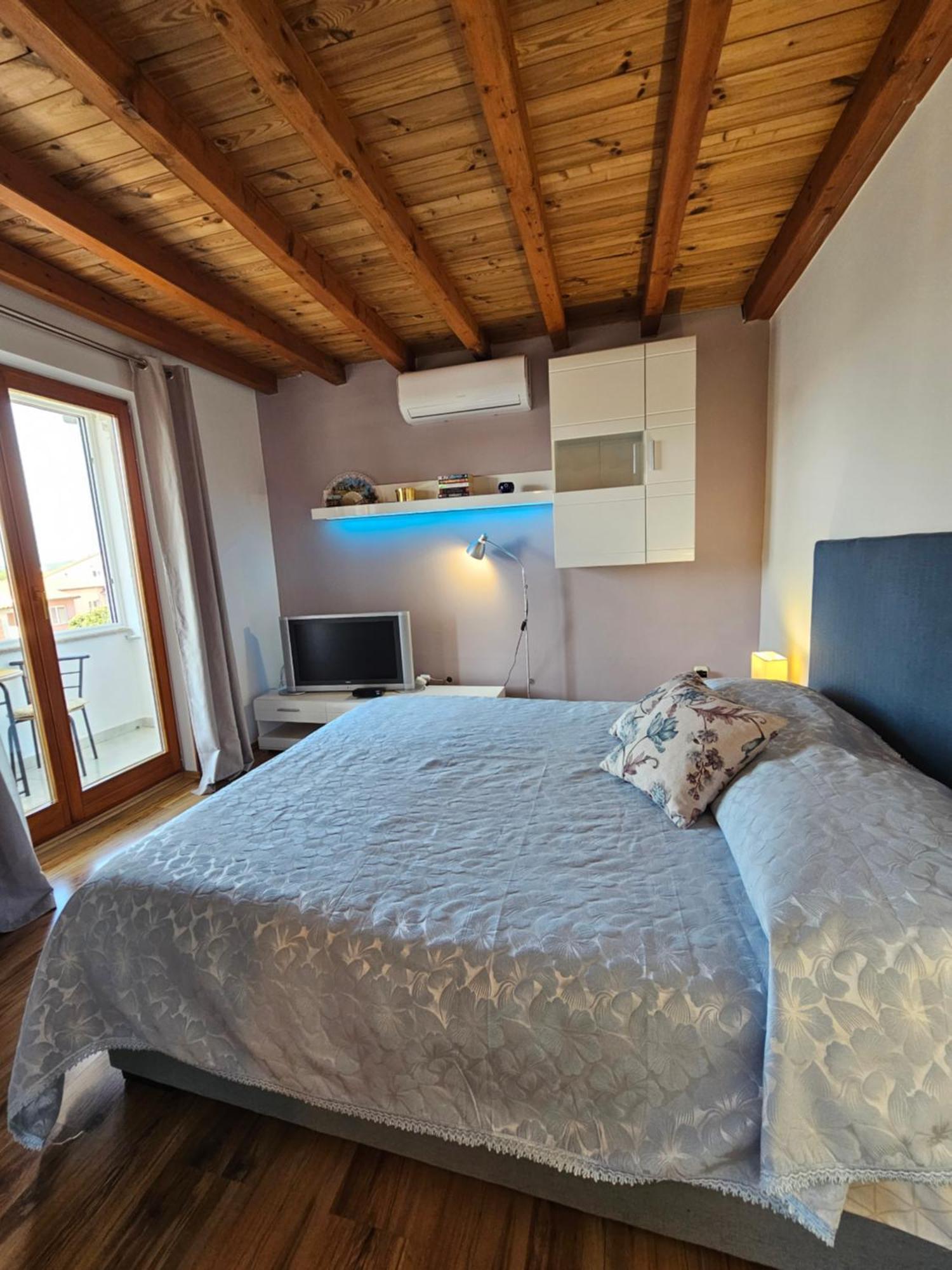Apartment Neven Rovinj Parking Place Bagian luar foto